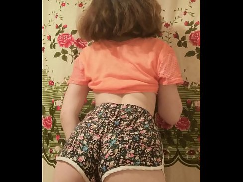 ❤️ Tânără sexy care se dezbracă de pantaloni scurți în fața camerei de filmat ☑  at ro.assay-define-smartlink.ru ❤