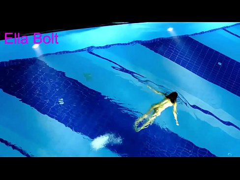 ❤️ Nu mă pot opri din privit, tânără blondă surprinsă înotând goală în piscina stațiunii ELLA BOLT ☑  at ro.assay-define-smartlink.ru ❤