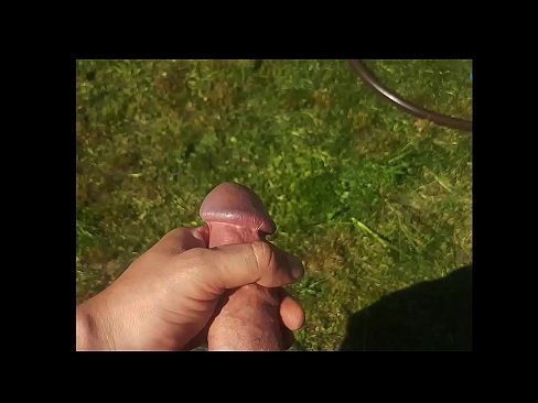 ❤️ O bunăciune fierbinte își face sex cu păsărica roz și ejaculează cu un squirt într-o grădină de vară ☑ at ro.assay-define-smartlink.ru ❤
